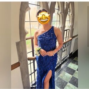 Royal Blue Prom Dress 
Size 6, fits size 4. 
Worn once. 
paid 700